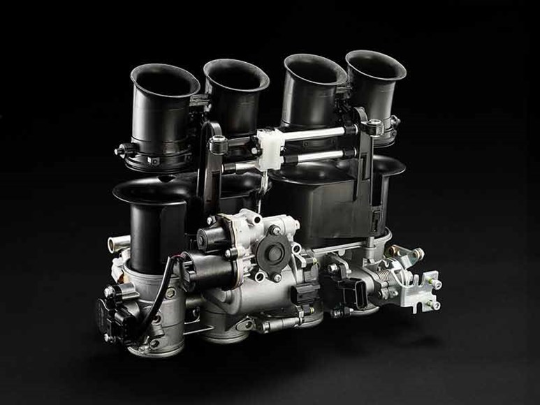 YAMAHA R1 (2007-2008) Review | Speed, Specs & Prices
