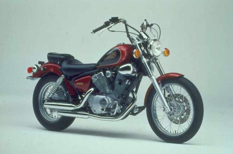 Yamaha XV125 Virago 125 in red