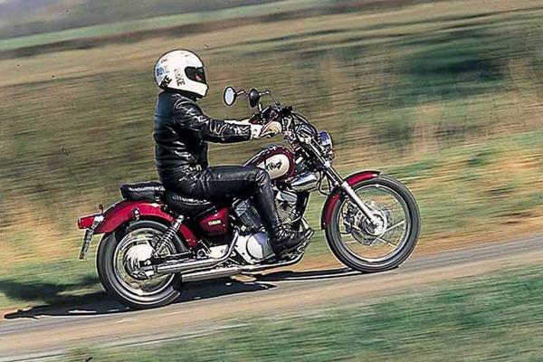 Yamaha XV1900 motorcycle review - Riding