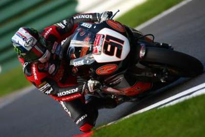 Leon Haslam has taken his third win in a row after doing the double at Cadwell Park British Superbikes