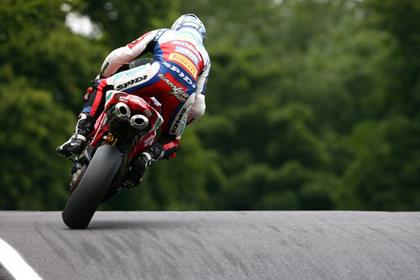 Leon Camier faced old demons at the Cadwell BSB round