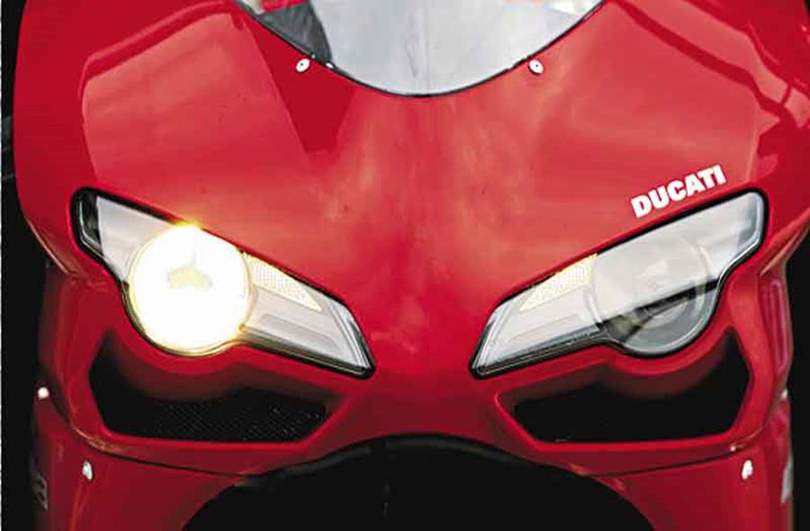 Ducati 1098 motorcycle review - Front view