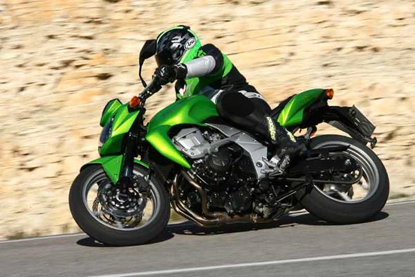 Kawasaki Z750 motorcycle review - Riding