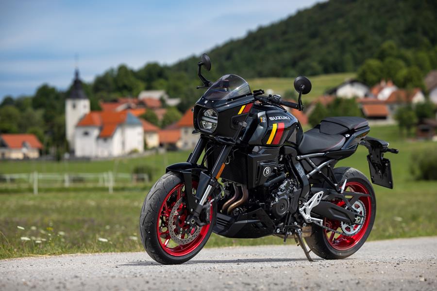 2025 Suzuki GSX-8TT, static roadside image 