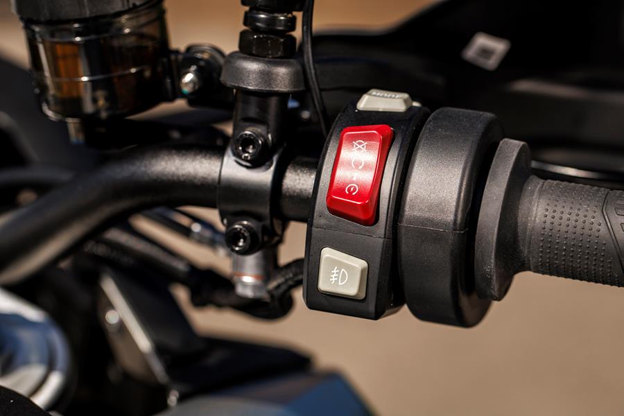 2024-on Voge DS900X detailed pic of right hand switch gear