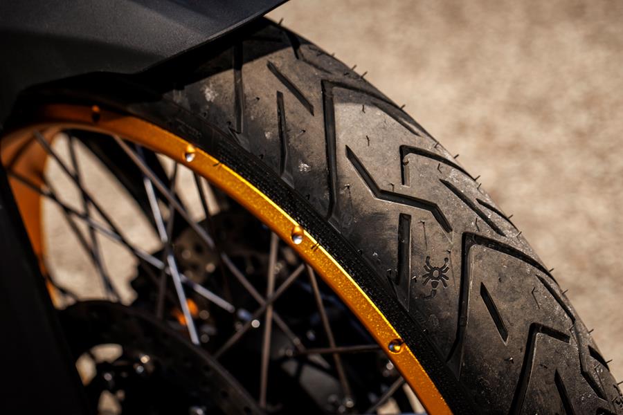 2024-on Voge DS900X detailed shot of tyres