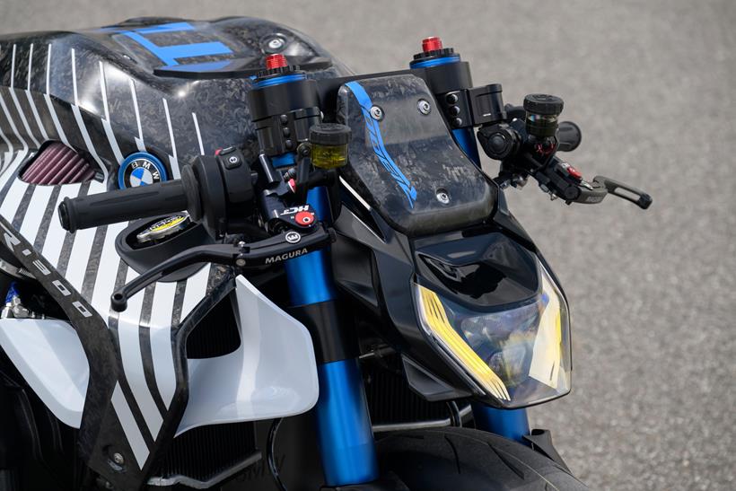 BMW R1300R Titan headlight