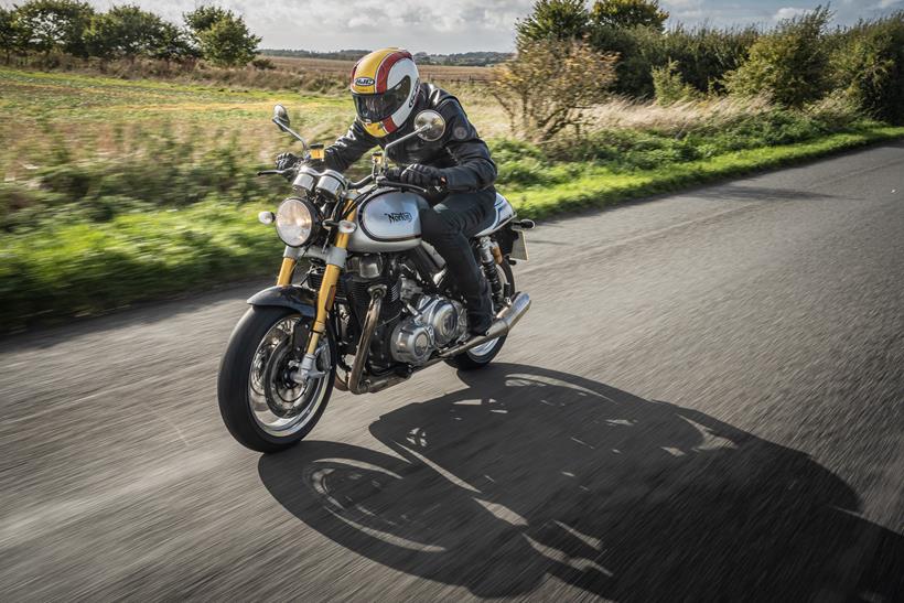 Norton Commando 961 on the road