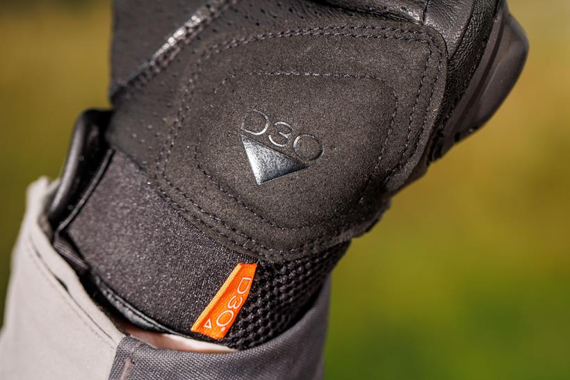 Merlin Jura gloves D3O logo