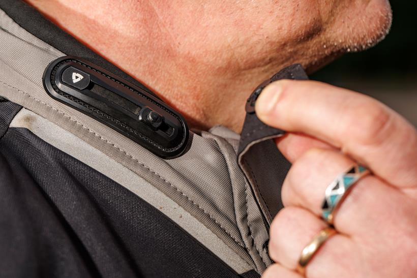 Rev'It Neptune 3 jacket collar