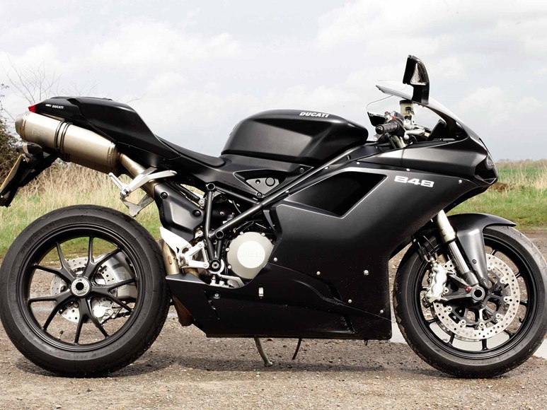 Ducati 848 (2007-2013) Review | Speed, Specs & Prices