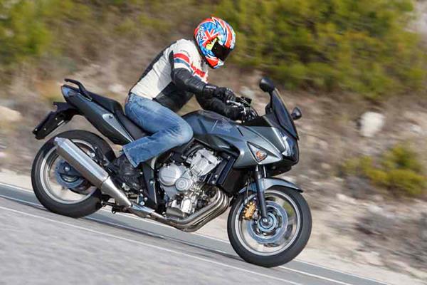 Honda cbf600 review action