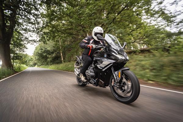 2025-on BMW R1300RS riding towards the camera