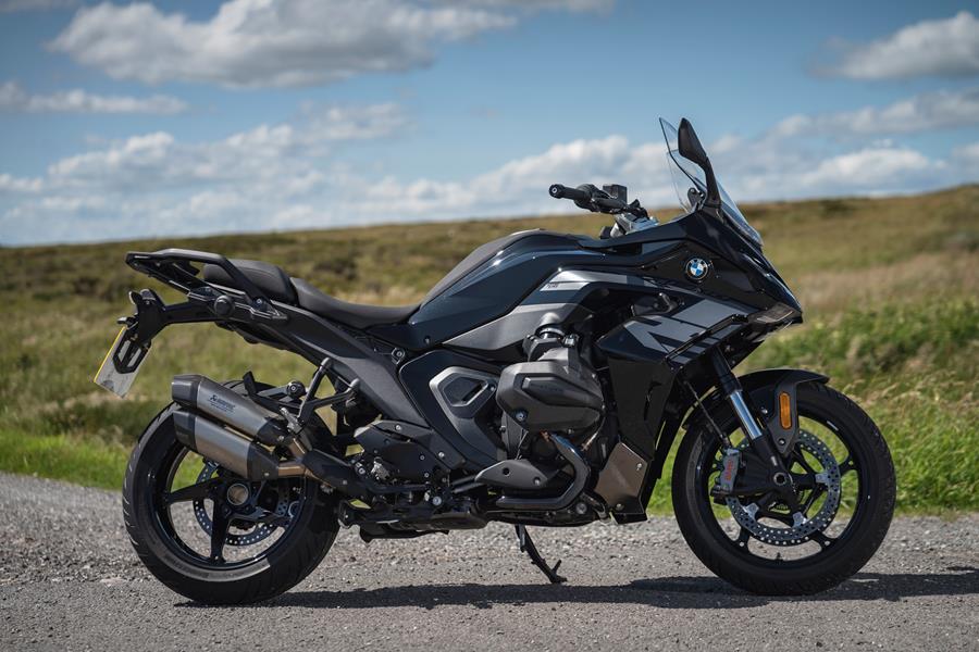 2025-on BMW R1300RS static right hand side profile
