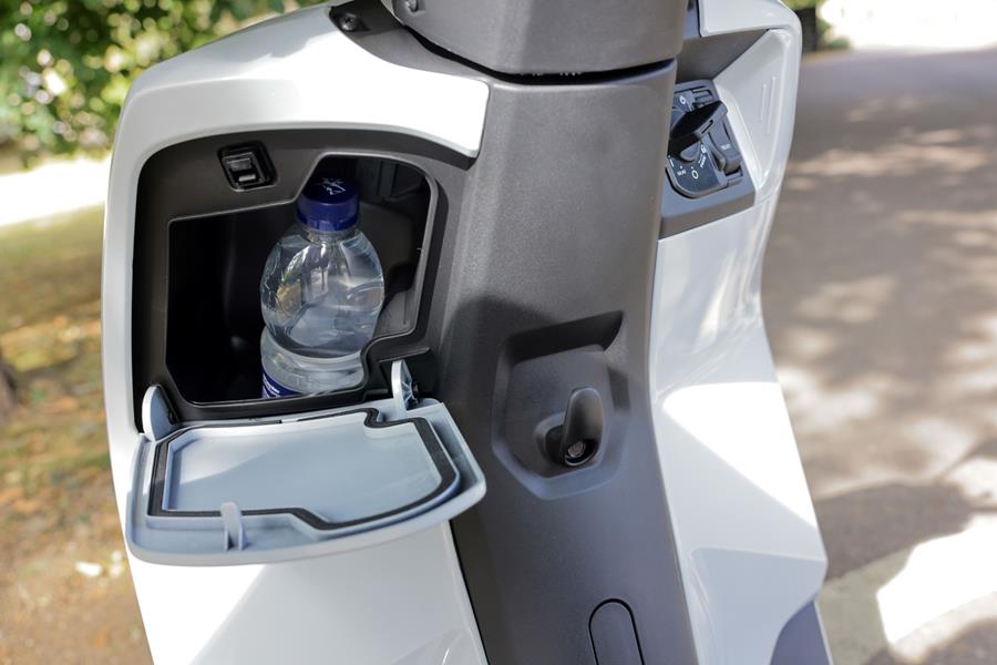 2025 Honda CUV e, front storage area 