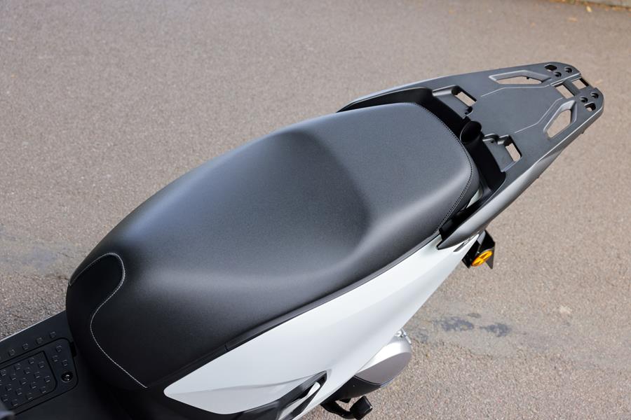 2025 Honda CUV e, large one piece seat
