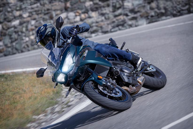 Kawasaki Versys 650 cornering on road