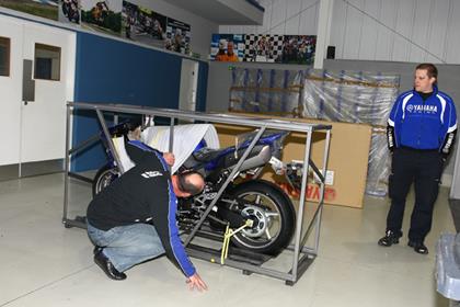 GSE Racing unbox their new Yamaha R1s