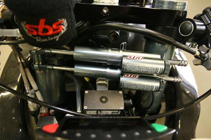 Ryuichi Kiyonari uses two steering dampers