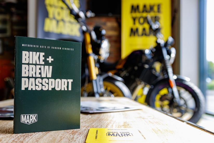 Royal Enfield Guerrilla 450 및 Kawasaki Z900rs는 자전거 및 Brew Event Passport의 상금 자전거입니다 - 사진 작가 : Mike Morgan