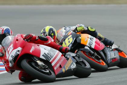 Valentino Rossi would still like to race Troy Bayliss in WSB