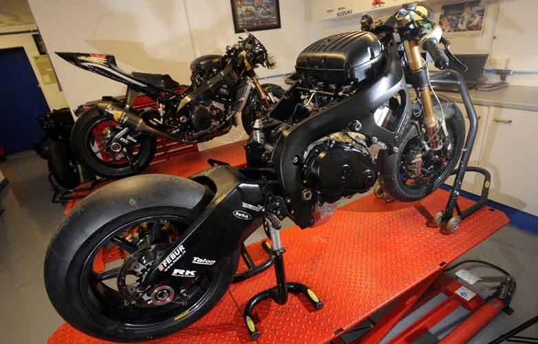 bs4 bike available showroom