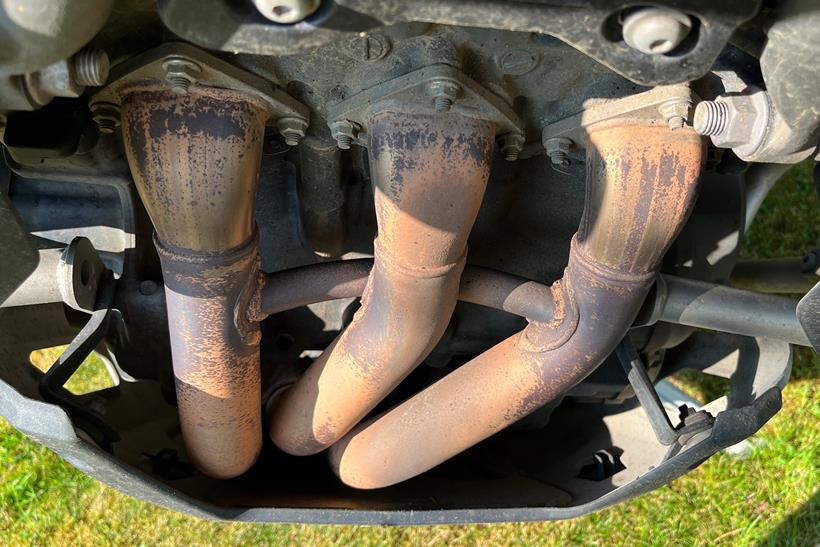 Triumph Tiger 1200 Rally Explorer corroded downpipes