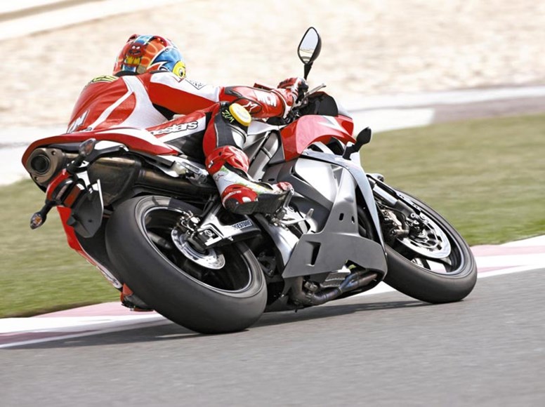 2009 Honda CBR600RR review | Classic inline-four supersport