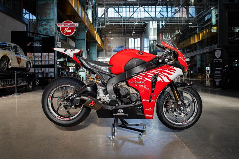 F1 Champ ‘s Honda Fireblade는 이중 경매를 평가하기 위해 판매됩니다.
