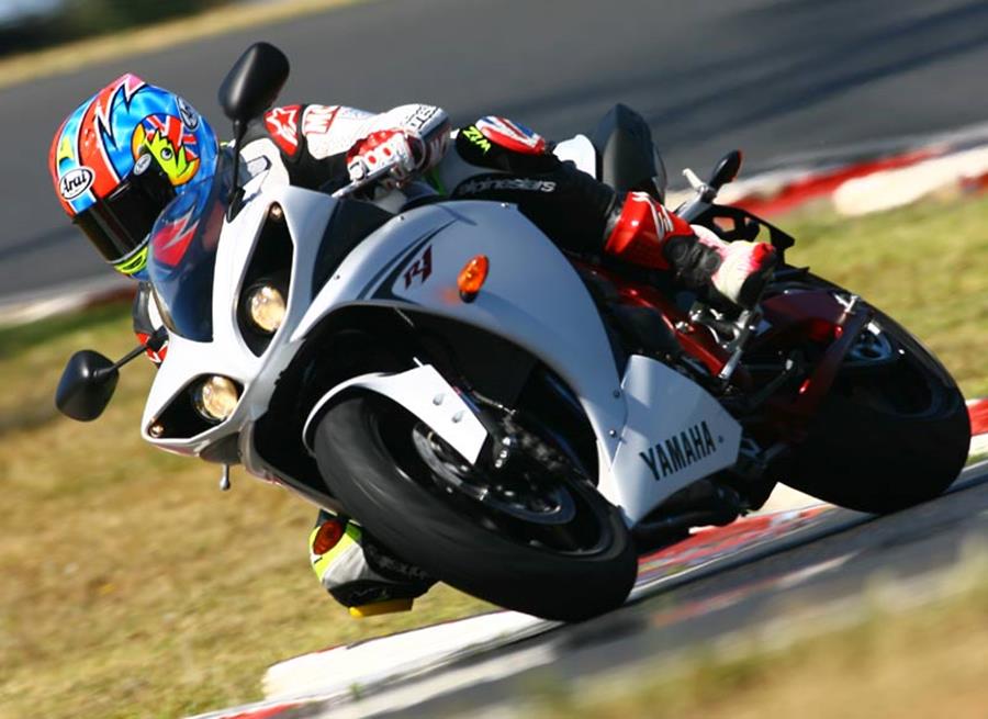 Yamaha R1 on track