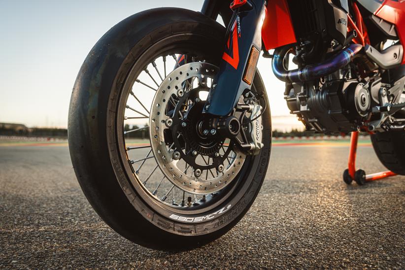 KTM 690 SMC R front spoked wheel