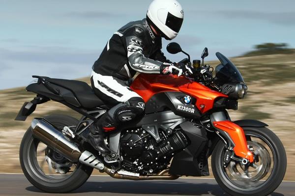 【値下げ◎】BMW K1300R オレンジ シートカウル 値下げ◎】BMW K1300R オレンジ シートカウル - メルカリ