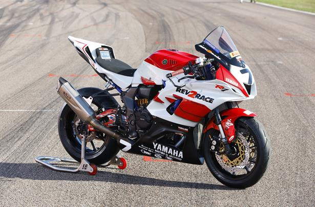 Yamaha R7 race bike uses livery inspired by 1999 YZF-R7 OW02