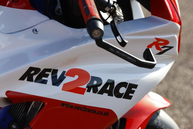 Yamaha R7 race bike uses livery inspired by 1999 YZF-R7 OW02