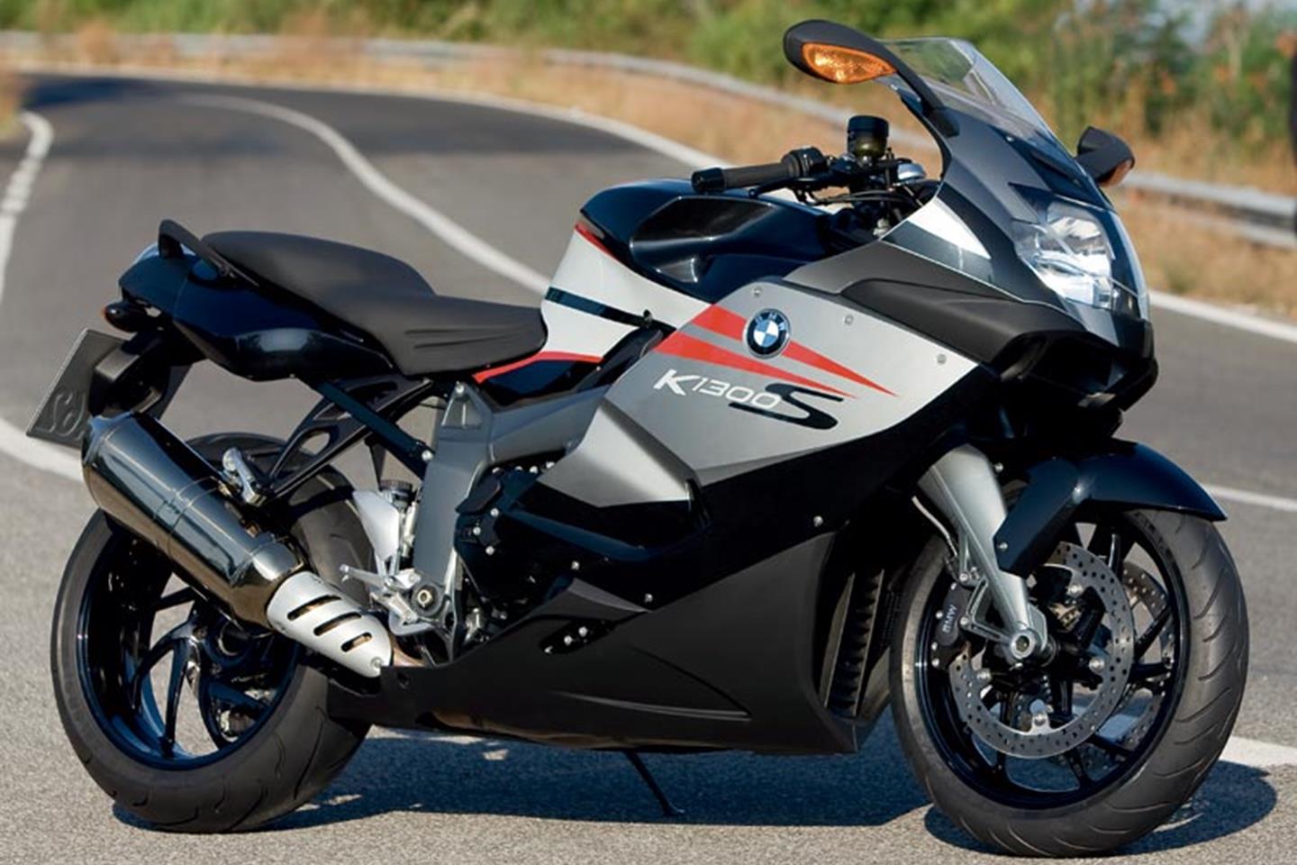 bmw bike on road price