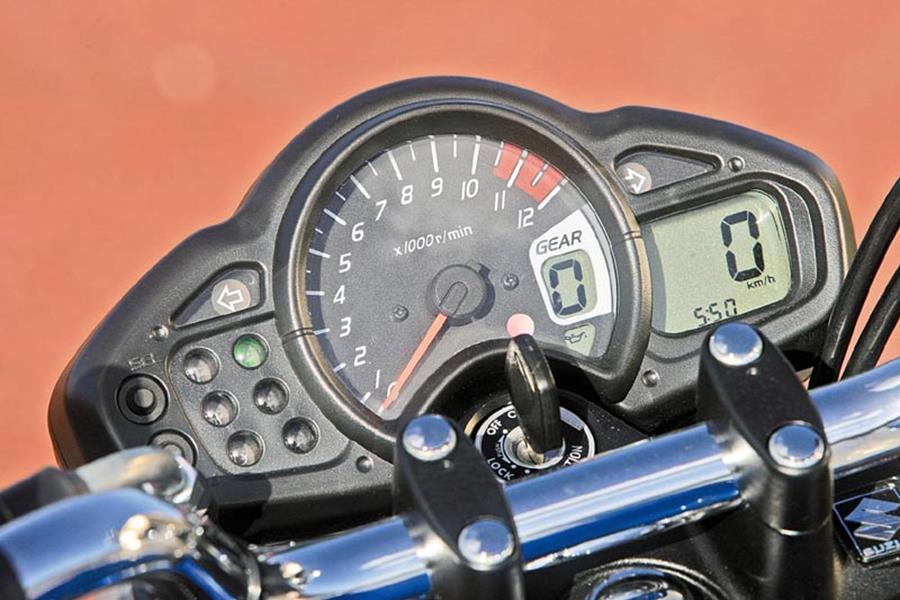 Suzuki Gladius 650 clocks