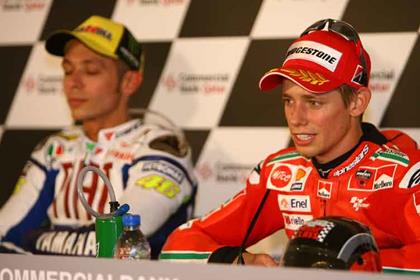 Valentino Rossi and Casey Stoner disagree on the single tyre rule