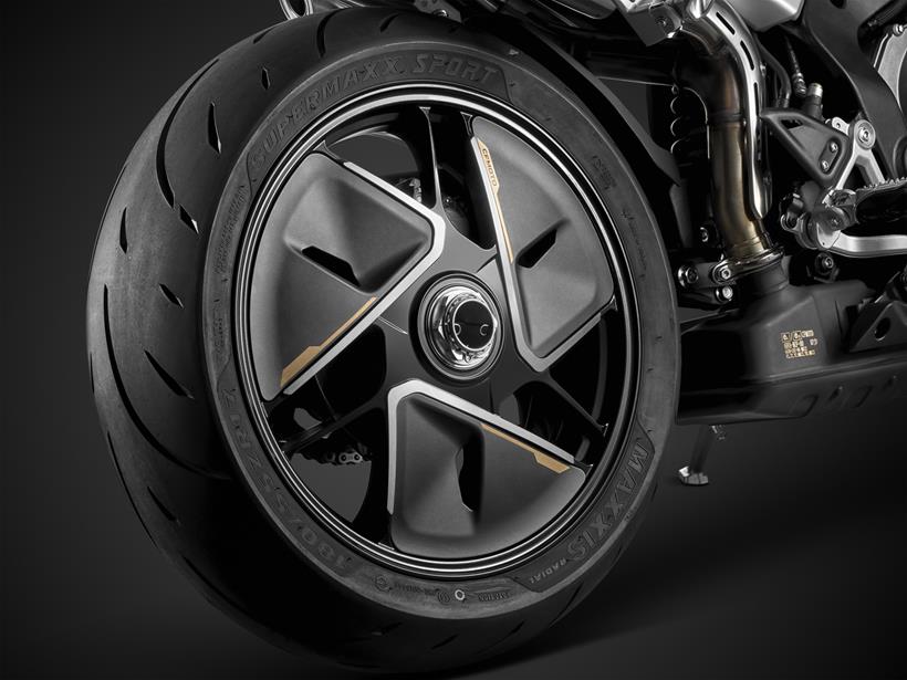 CFMOTO 750SR-S 뒷바퀴 CFMOTO 750SR-S 뒷바퀴
