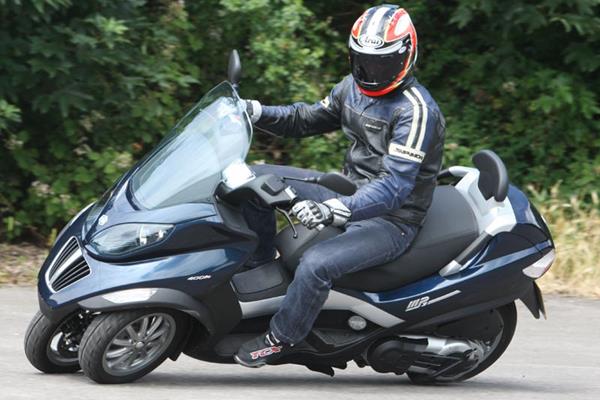 Piaggio MP3 400