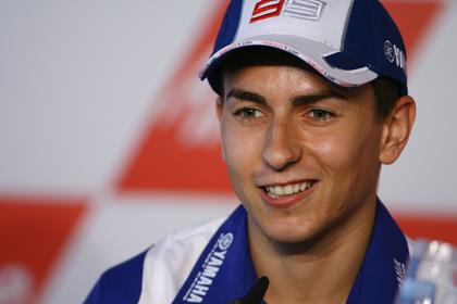 Lorenzo says he won't feel the pressure in Spain