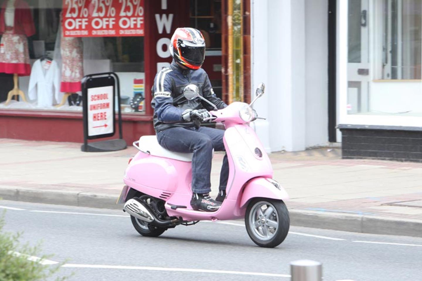 PIAGGIO VESPA LX125 2005 on Review Specs Prices
