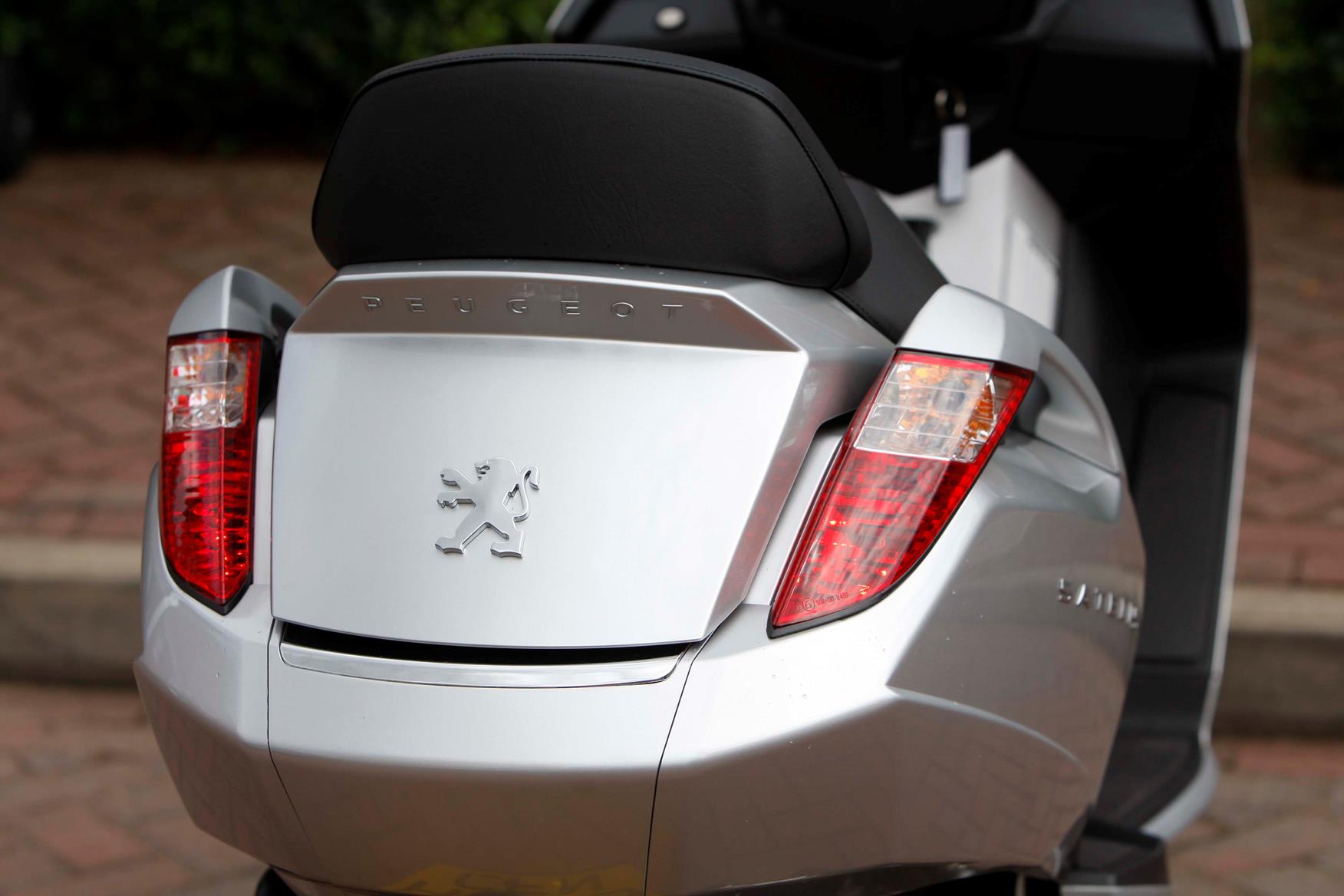 PEUGEOT SATELIS 500 (2007-on) Review | Specs \u0026 Prices | MCN