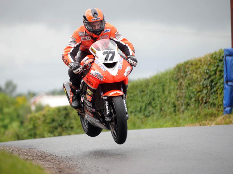 Farquhar takes terrific four wins at Bush | MCN