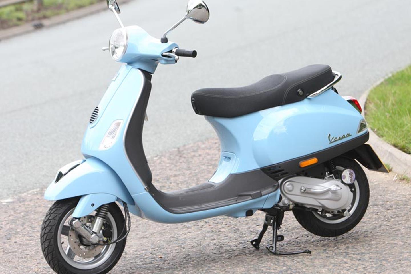 PIAGGIO VESPA LX50 (2005-on) Review | Specs & Prices