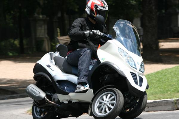 Piaggio MP3 Hybrid