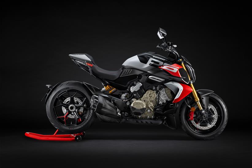 2026 Ducati Diavel V4 RS 페이지
