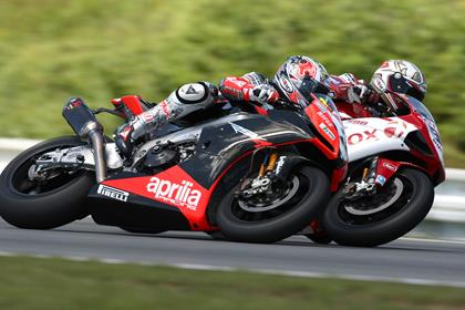 Biaggi had to fight hard with Fabrizio to secure top spot