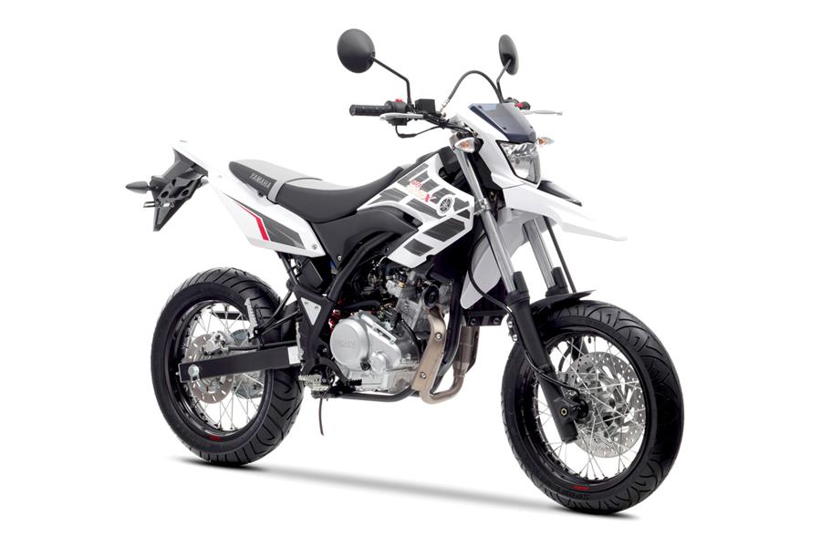 Yamaha WR 125 X static studio shot