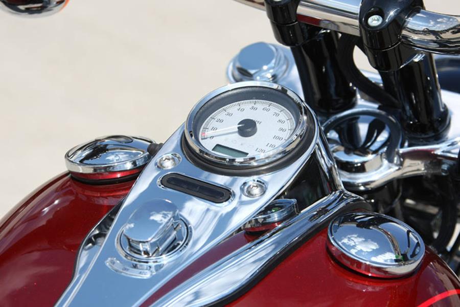 Harley-Davidson Dyna Wide Glide clocks