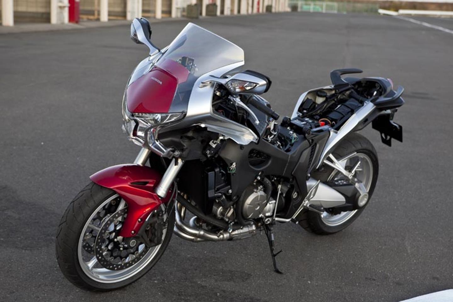 HONDA VFR1200F (2010-2011) Review | Speed, Specs & Prices